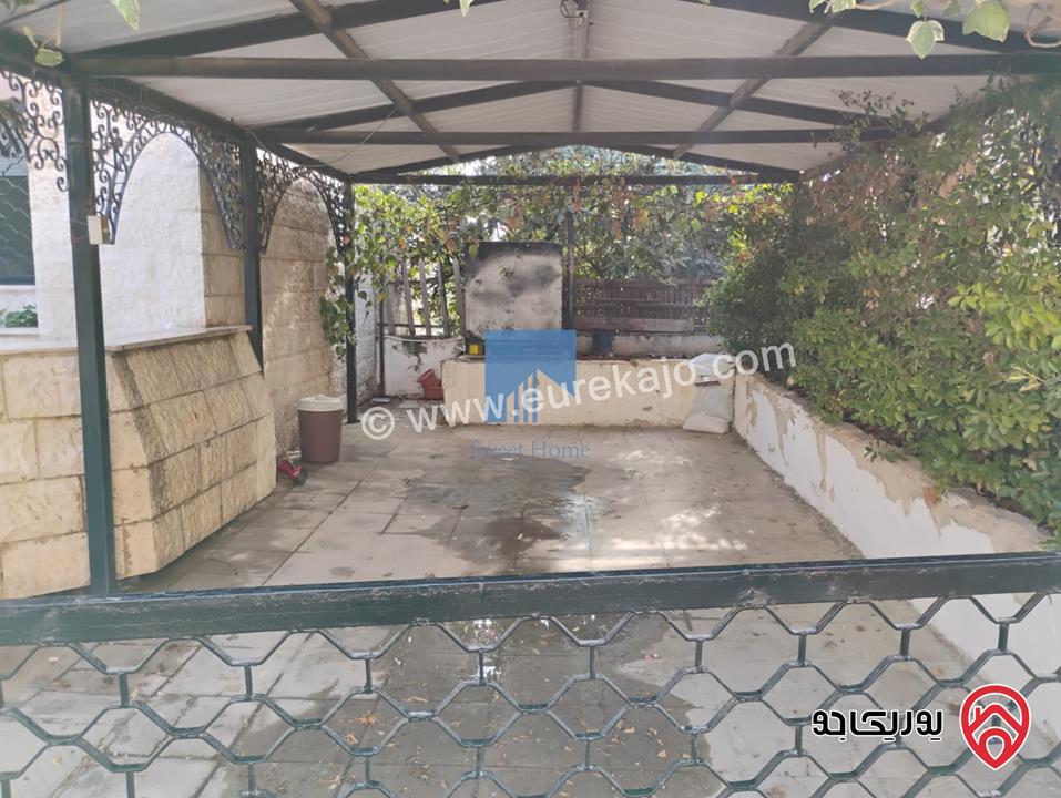 شقة ارضية مساحة 206م مع ترس 60م للبيع في عمان - عبدون