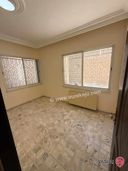 شقة تسوية ضمن فيلا عائلية مساحة 120م + ترس للايجار في عمان - أم السماق