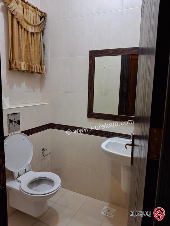 شقة أرضية مساحة 215م داخلي و 70م خارجي للبيع في عمان - عبدون