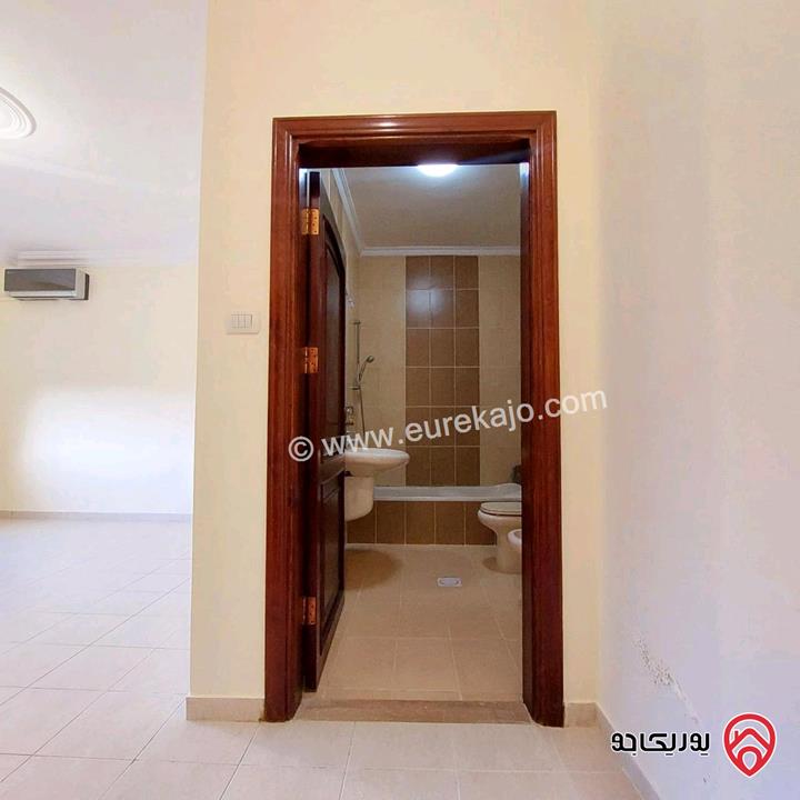 شقة طابق اخير مع روف مساحة 183م للبيع في عمان - خلدا