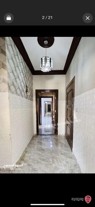 شقة طابق أرضي مساحة 235م مفروشة للإيجار في – عمّان / الجبيهة