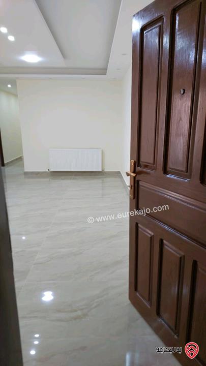 شقة مساحة 135م طابق ثالث للبيع في عمان - ضاحية الرشيد 