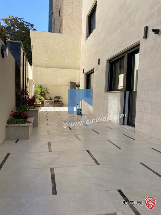 شقة أرضية فاخرة للبيع في عمان - أم أذينة قرب أبراج السادس 190م مع ترسات 130م لم تسكن