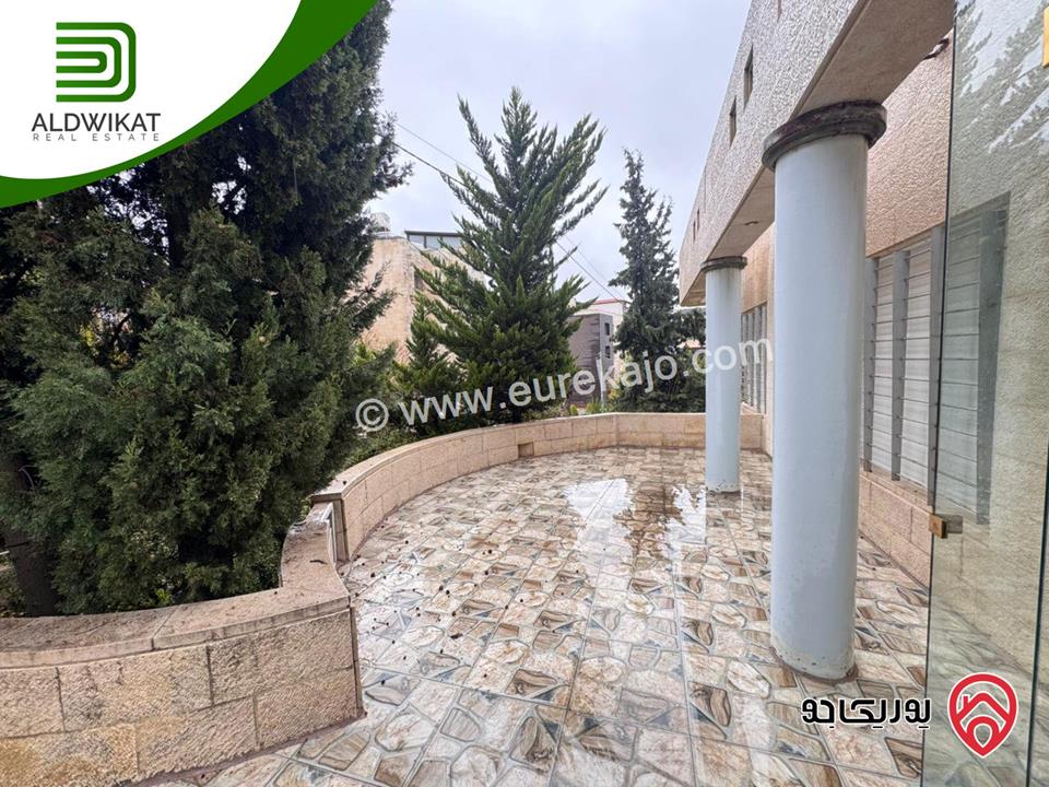 فيلا مستقلة مفروشة للبيع في عمان - خلدا مساحة البناء 580م ومساحة الارض 940م موقع اطلالة