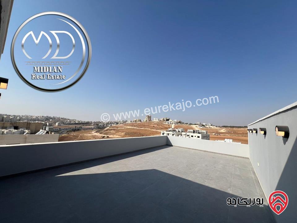 شقة دوبلكس جديدة طابق أخبر مع روف للبيع في عمان - حي الصحابة مساحة 215م مع تراسات اطلالة رائعة بسعر مميز