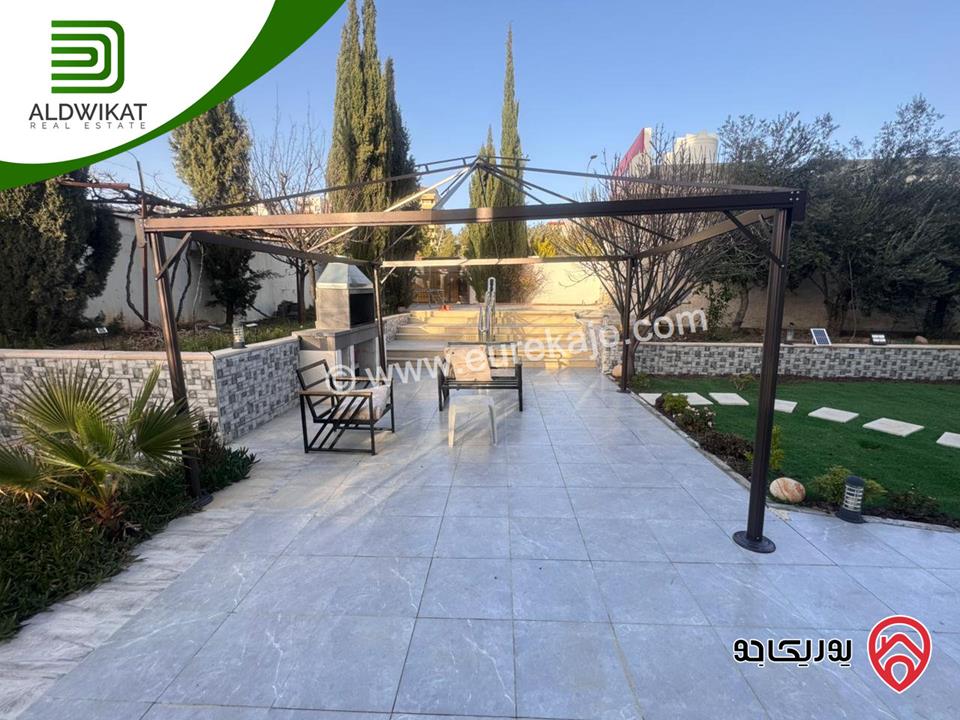 فيلا مستقلة للبيع في عمان - على طريق المطار / الغباشية مساحة البناء 1000م ومساحة الارض 1240م موقع مميز على شارعين