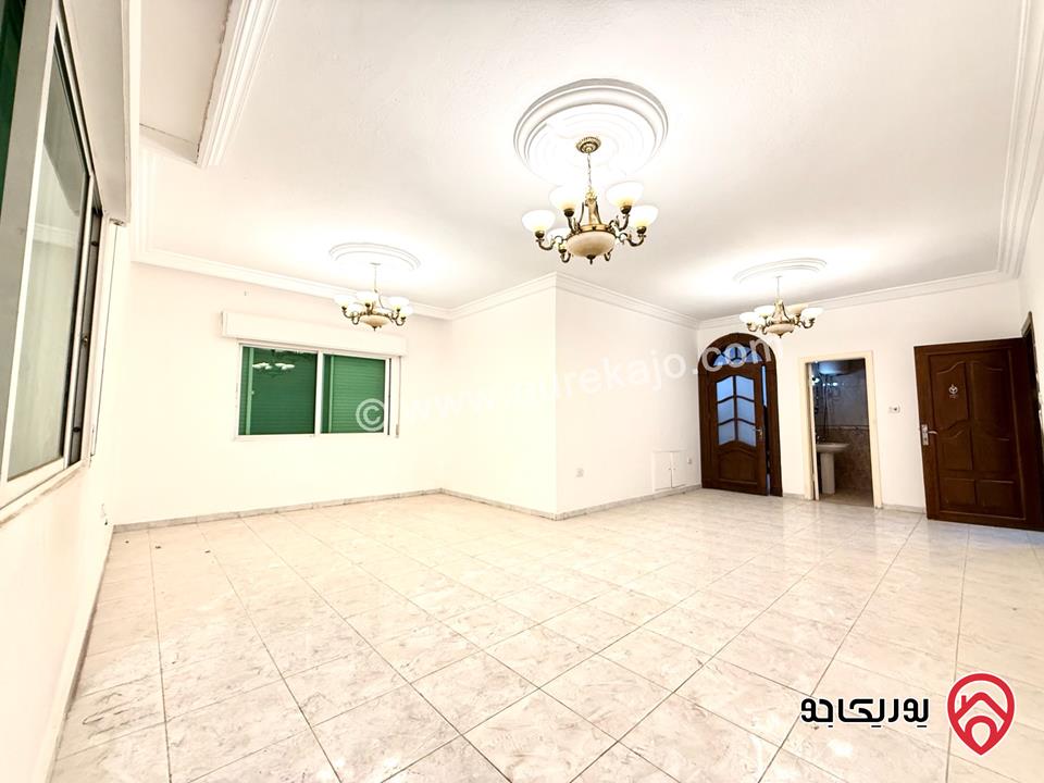 شقة مساحة 180م طابق ثالث للبيع في عمان - طبربور