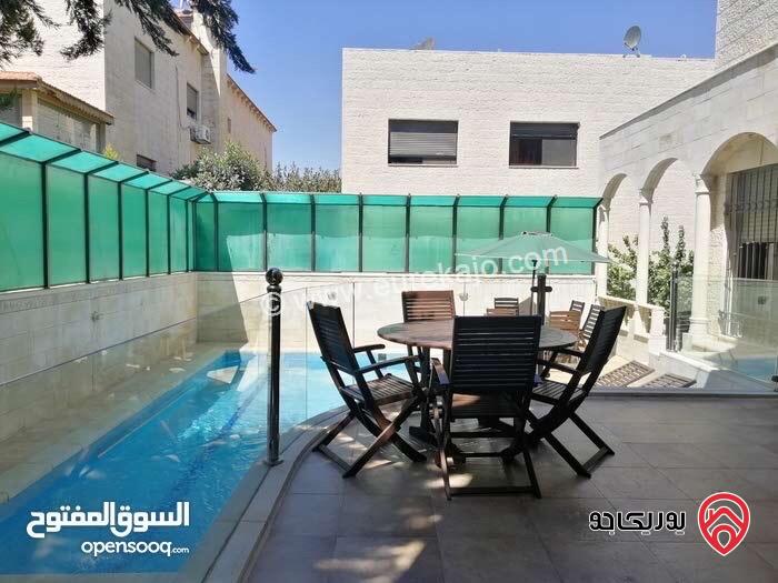 فيلا فخمة مساحة 870م على أرض 550م للايجار في عمان - الكرسي 