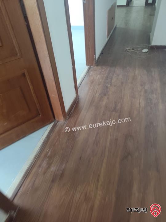 شقة طابق ارضي معلق مساحة 155م للبيع في عمان - ضاحية الرشيد