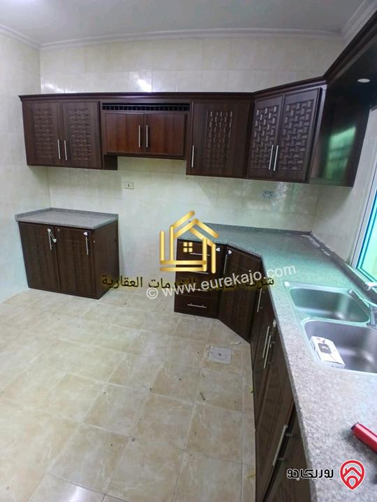 شقة فارغة طابق ارضي مساحة 120 مع ترس 20م للايجار في عمان - ام السماق 