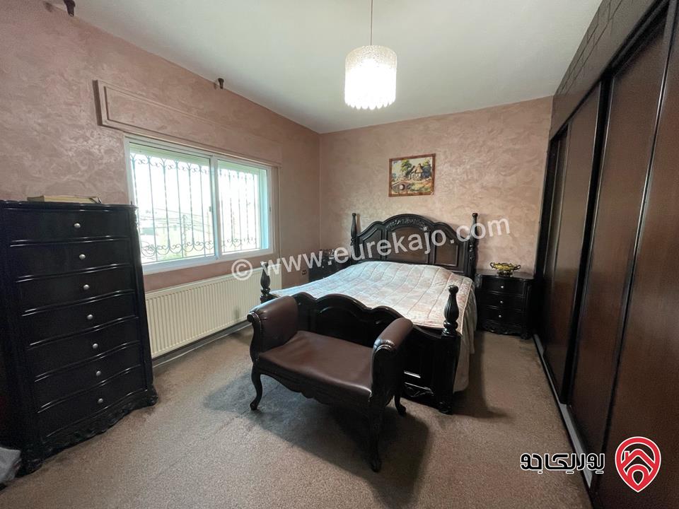 شقة أرضية مساحة 211م داخلي و 60م خارجي للبيع في عمان - طبربور