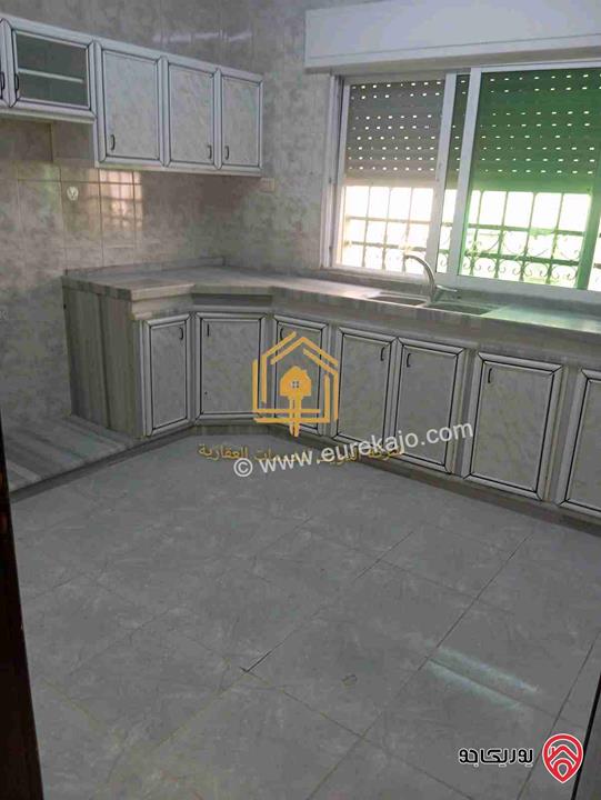 شقة فارغة طابق ثاني مساحة 150م للإيجار في عمان - خلدا 