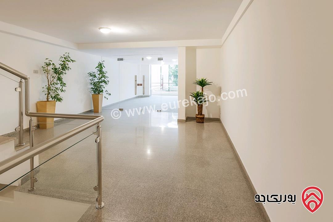 شقة أرضية مساحة 152م داخلي و 50م خارجي للايجار مفروشة في عمان - عبدون