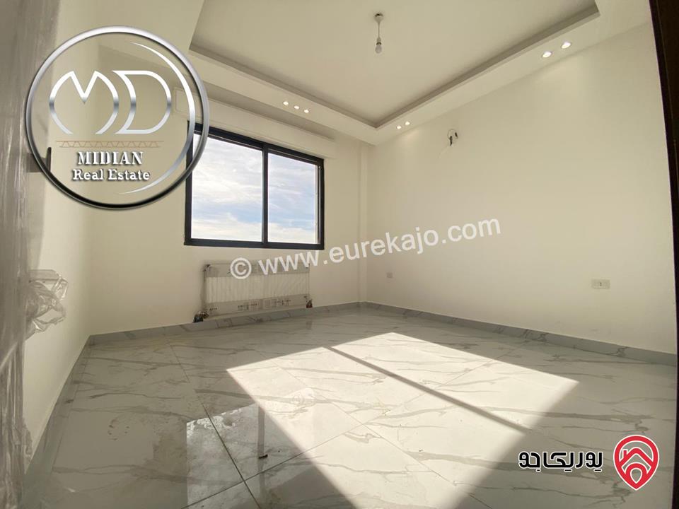 شقة شبه أرضي فارغة للايجار في عمان - تلاع العلي مساحة 170م مع ترس 80م جديدة لم تسكن بسعر مميز جداً