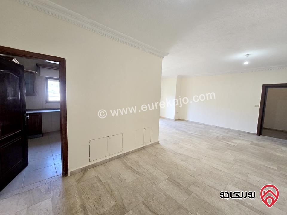 شقة مساحة 130 متر طابق اول للبيع في عمان - ام السماق قرب شارع مكة و مكة مول