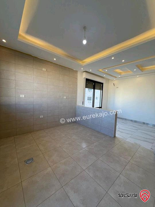 شقة سوبر ديلوكس طابق ثالث دوبلكس مساحة 250م للبيع في عمان - الجبيهة 