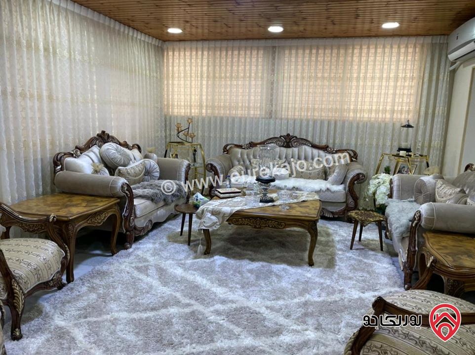 شقة أرضية مميزة على مستوى الشارع مساحة 250م داخلي و 110م خارجي للبيع في عمان - خلدا