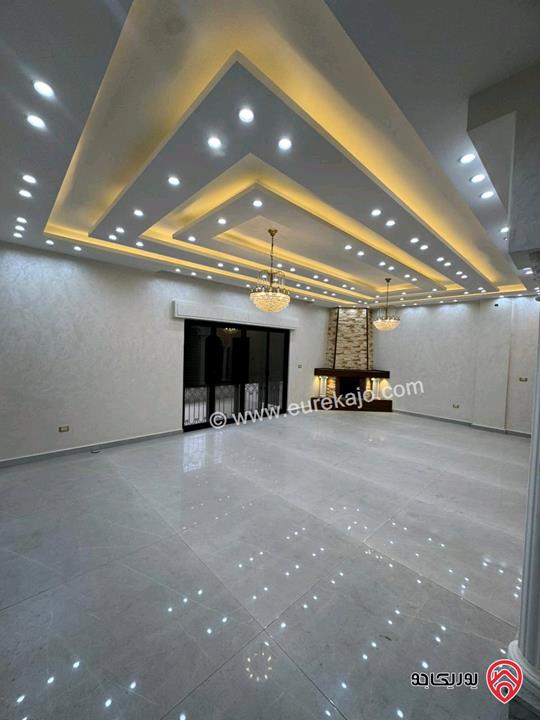 فيلا جديدة لم تسكن مساحة 700 متر للايجار في عمان - تلاع العلي 