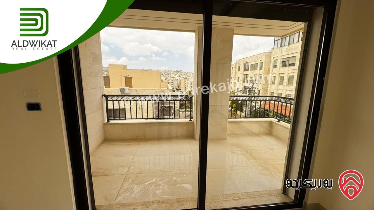 شقة للبيع في عمان - الجبيهة طابق اول مساحة البناء 175م والترس 10م موقع مميز واطلالة