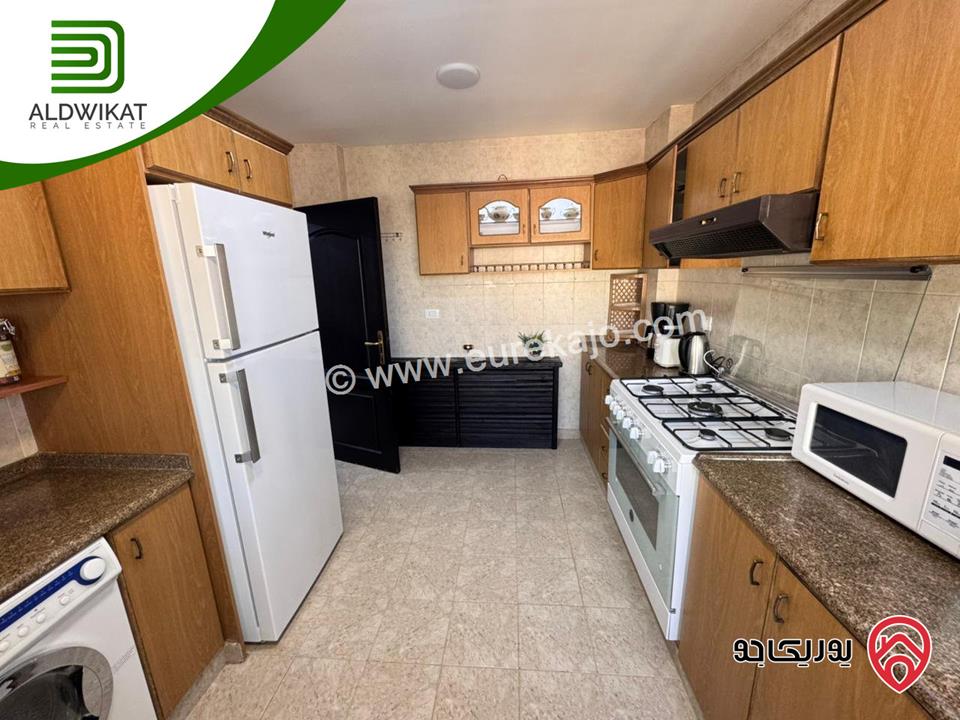 شقة مفروشة للبيع او للايجار في عمان - الصويفية طابق ثالث مساحة 160م ومساحة الترس 10م موقع مميز