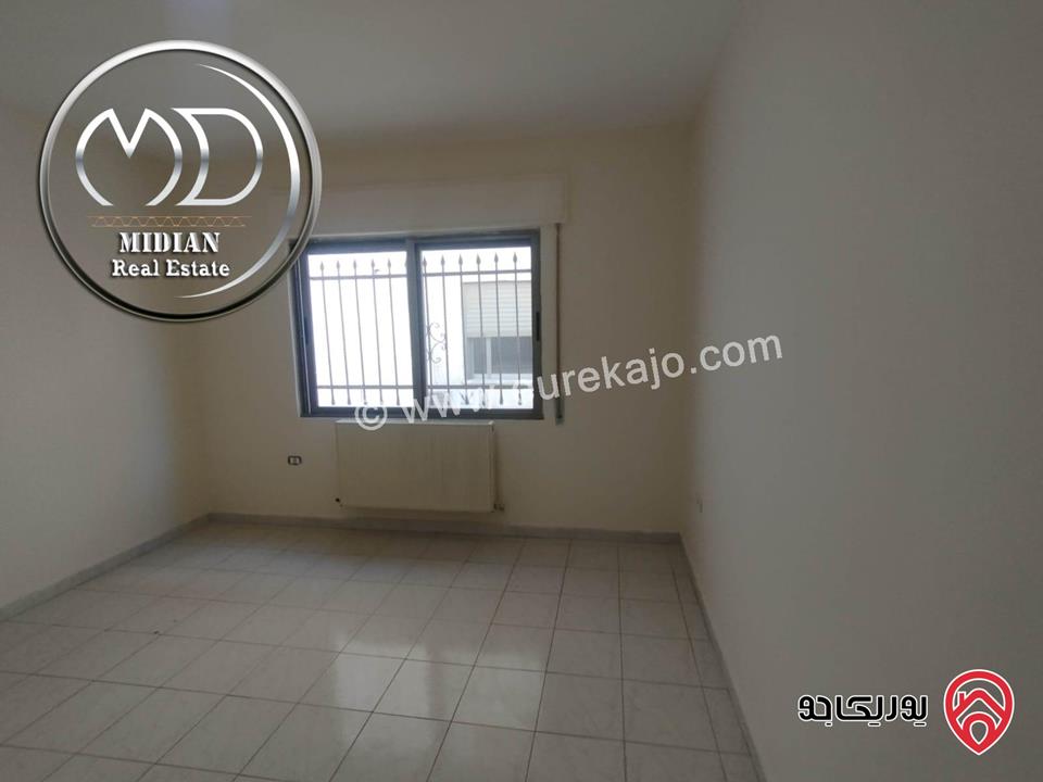 شقة للبيع في عمان - ام السماق مساحة 130م طابق ثاني سوبر ديلوكس تصلح للاستثمار بسعر مميز جداً