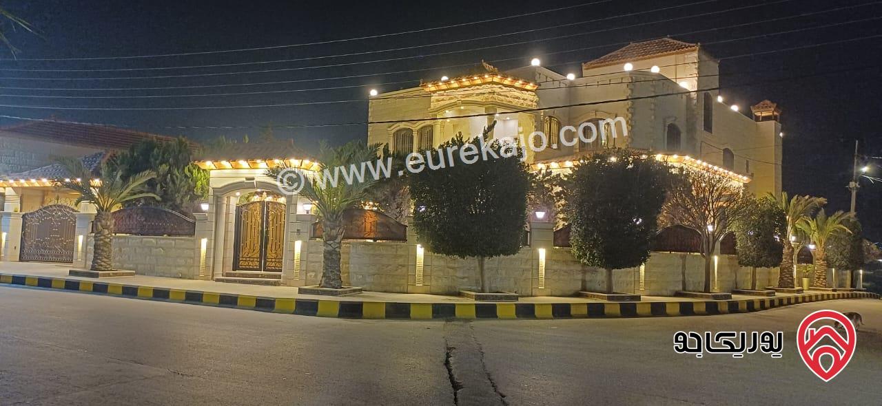 فيلا مساحة الارض 758م مساحة البناء 700م على شارعين للبيع في الزرقاء - ضاحية المدينة المنورة