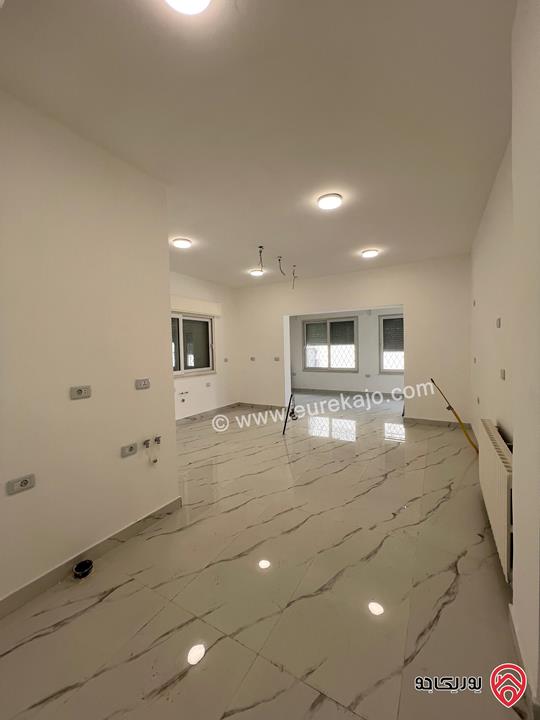 فيلا مساحة الارض 672م مساحة البناء 600م للبيع في عمان - دير غبار حي السهل 