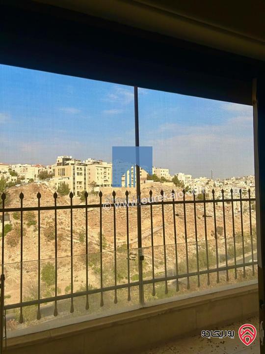 شقة مميزة للبيع في عمان - عبدون خلف البلوفيج طابق اول 185م تشطيب سوبر ديلوكس بسعر  مغري