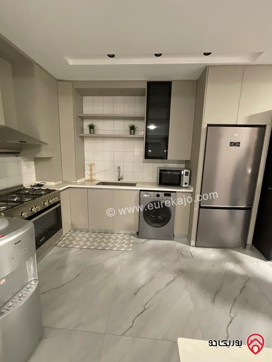 شقة أرضية مساحة 135م داخلي و 135م خارجي للبيع في عمان - أم أذينة