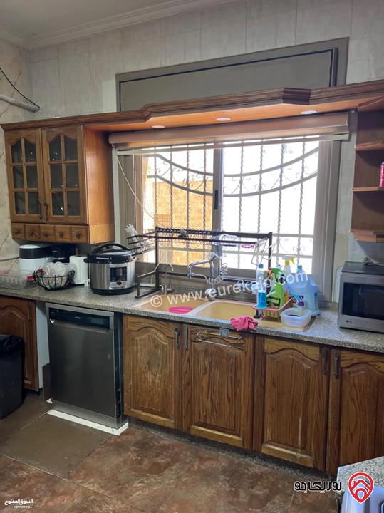 شقة فاخرة طابق ثالث مساحة 190م للبيع في عمان - خلدا