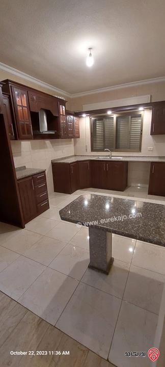 شقة مساحة 200م طابق أول للايجار في عمان - دير غبار