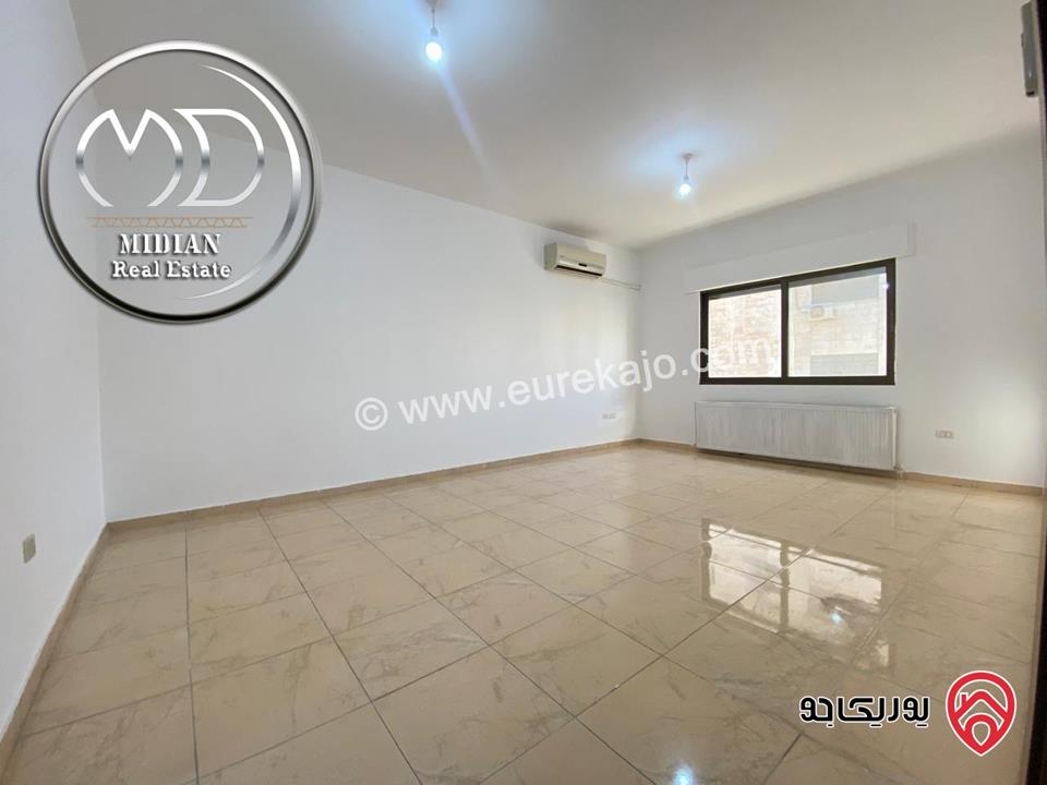 شقة فارغة للايجار في عمان - خلدا مساحة 230م طابق ثالث تشطيبات سوبر ديلوكس اطلالة جميلة بسعر مميز جداً