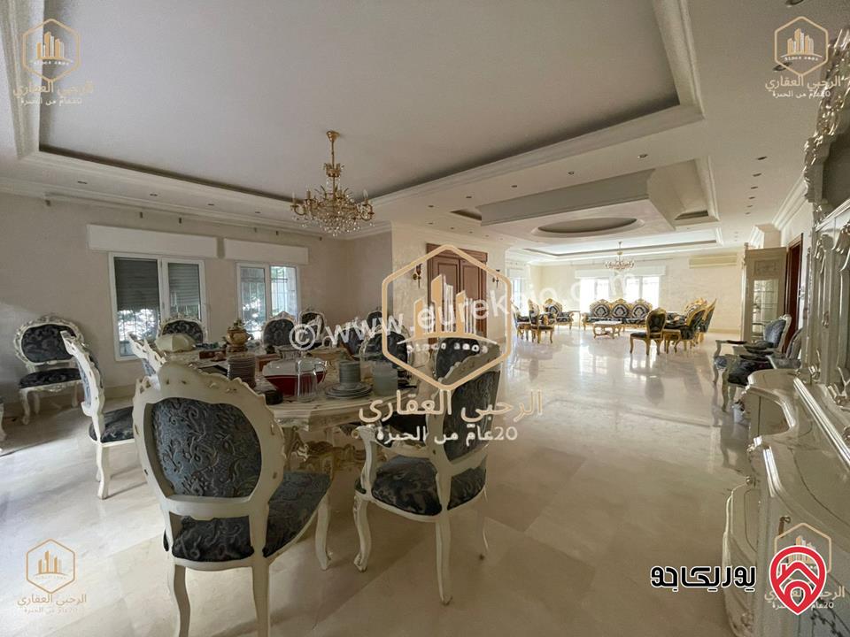 شقة أرضية مساحة 450م داخلي و 300م خارجي للايجار في عمان - الجاردنز