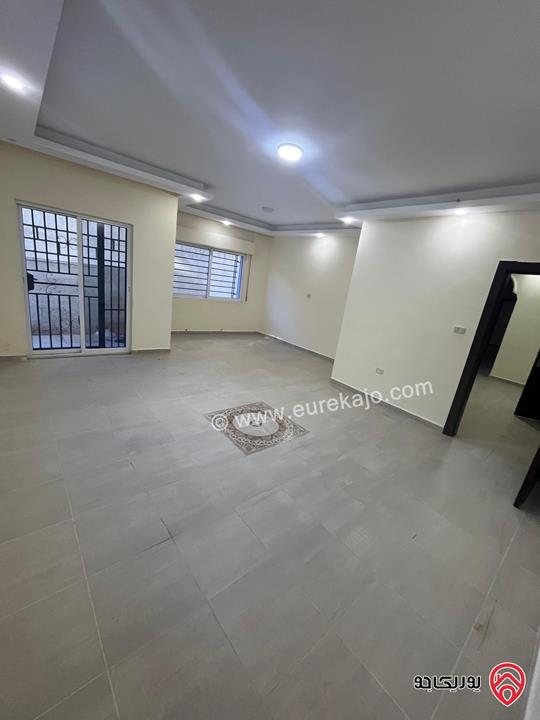 شقة فارغة شبه أرضي مساحة 175م داخلي و 100م خارجي للايجار في عمان - ضاحية الرشيد