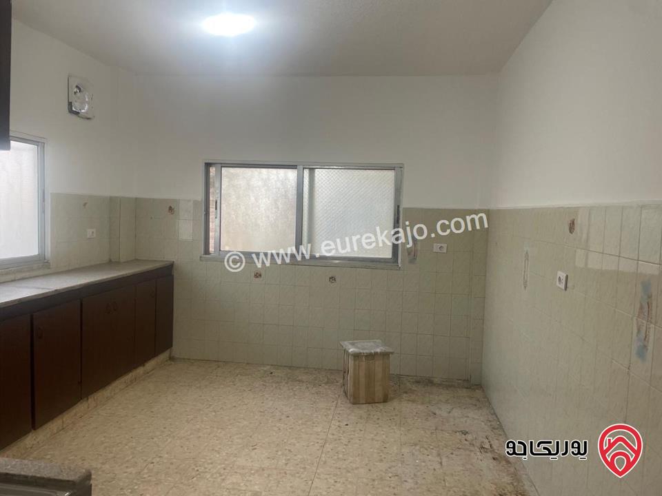 بيت مستقل طابقين على أرض 633م للبيع في الزرقاء - ضاحية الأميرة هيا قرب مسجد خزيمة بن ثابت