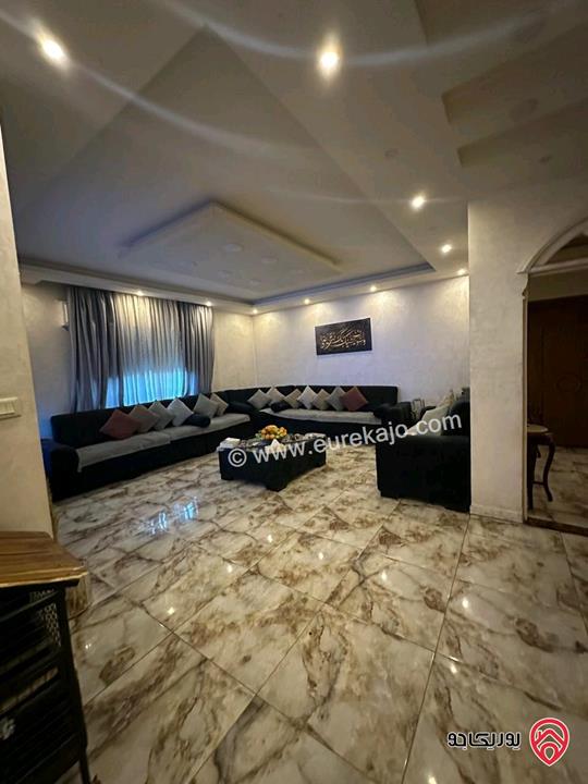 شقة أرضية مساحة 200م داخلي و 200 م خارجي للبيع في عمان - طبربور