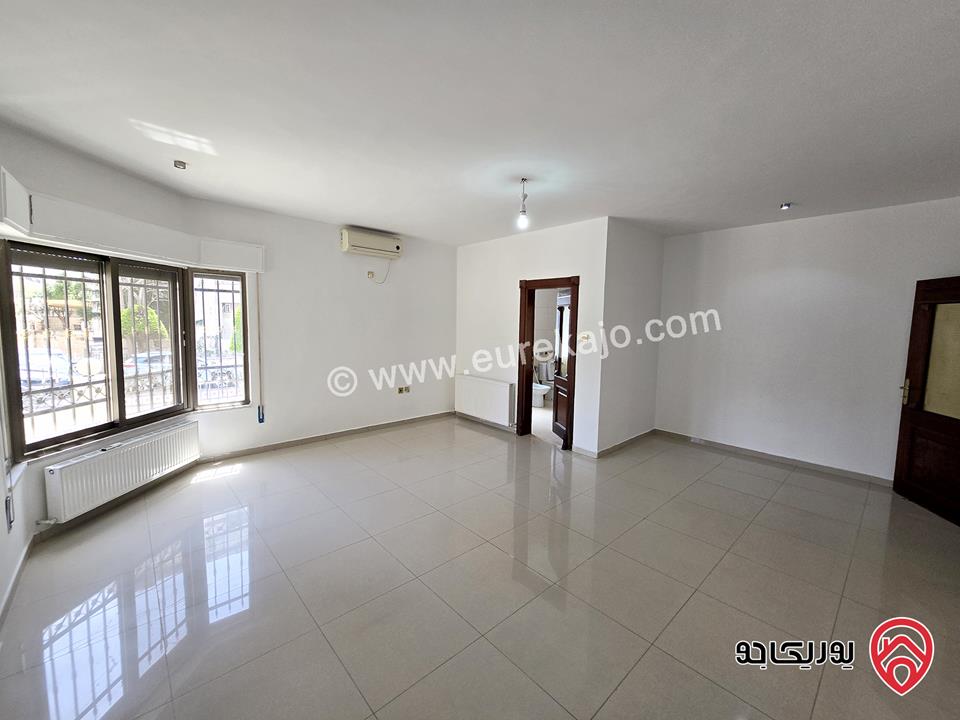 شقة طابقية 350 متر طابق أول للإيجار الفارغ في عمان - ام أذينة