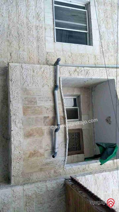 شقة طابق اول مساحة 72م للبيع في اربد 