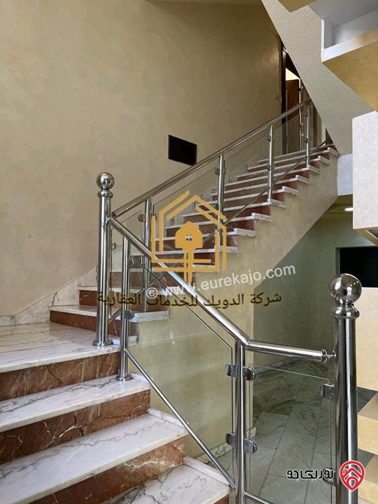 شقة فارغة طابق ارضي مساحة 150م مع ترس 150م للإيجار في عمان - خلدا 