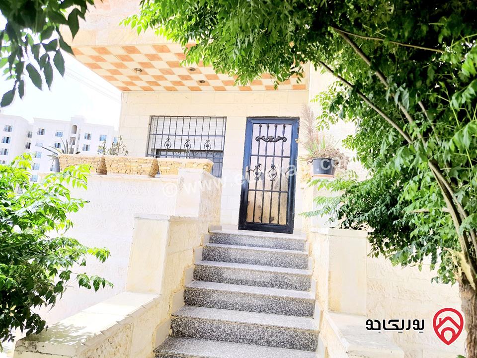 شقة مفروشة أرضية مساحة 150م للايجار في اربد - حي الراهبات 