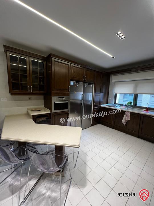 شقة مفروشة طابق أول مساحة 211م للايجار في عمان - ام اذينة