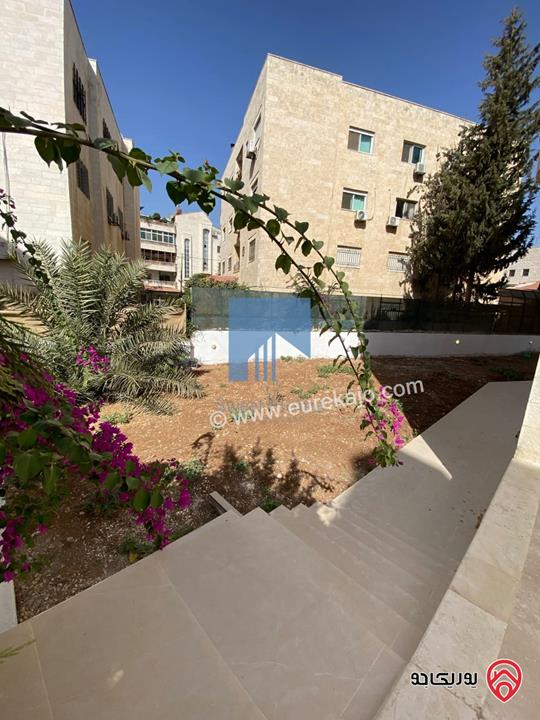 شقة أرضية (شبه فيلا) طابقية فاخرة للبيع في عمان - الرابية قرب الكالوتي 425م مع حديقة وترسات 500م
