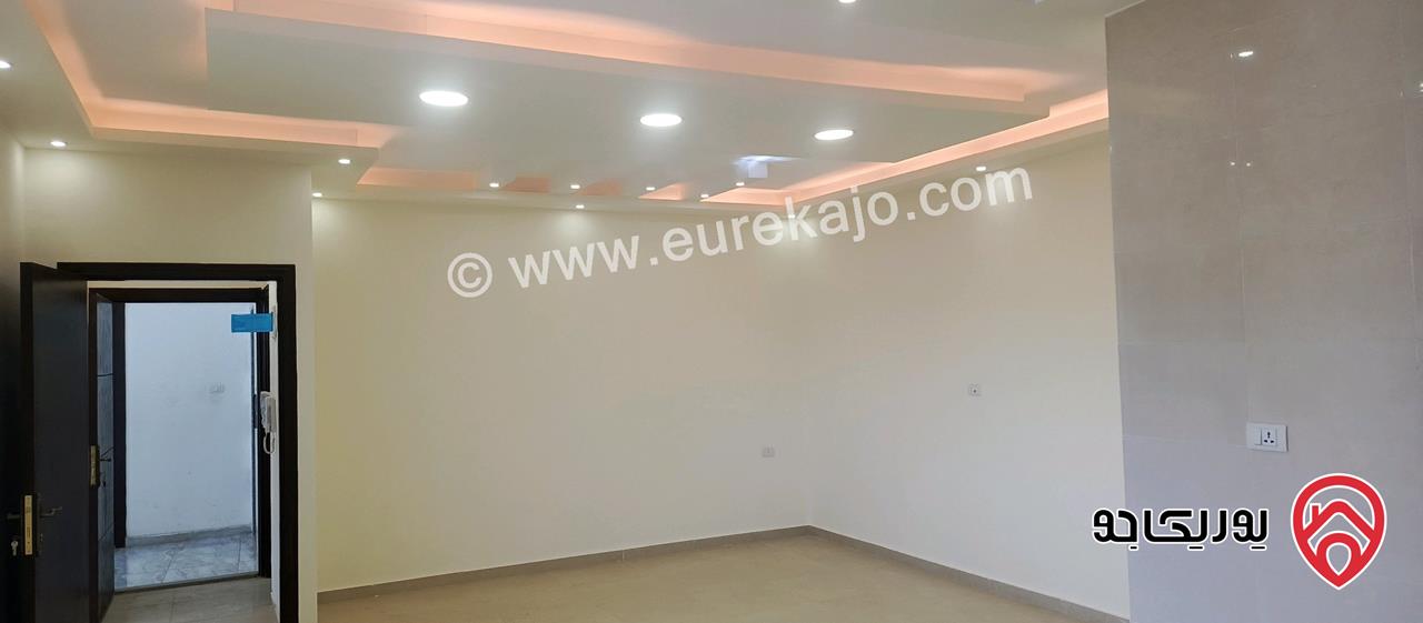 شقة مساحة 145م طابق ثاني للبيع في الزرقاء الجديدة