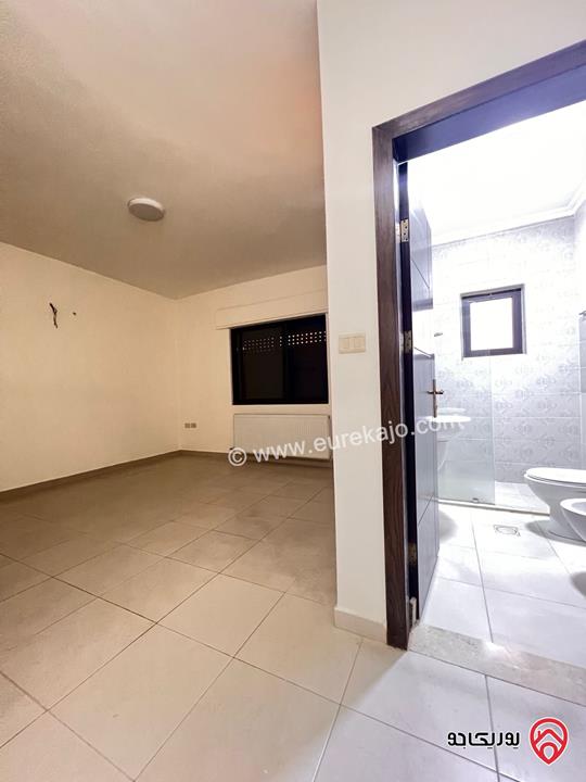 شقة طابق اول مساحة 150م للايجار في عمان - ام السماق شارع مكة 