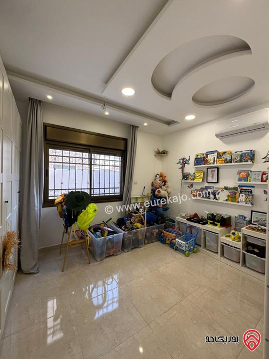 شقة أرضية مميزة مساحة 162م داخلي و 280م خارجي للبيع المنطقة الخامسة / العقبة