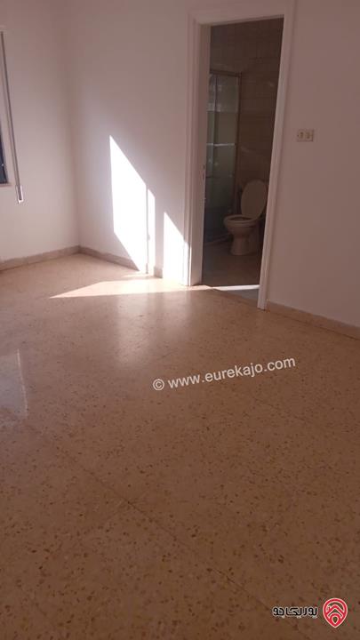 شقة طابق رابع مساحة 165م للايجار في عمان - ام اذينة 