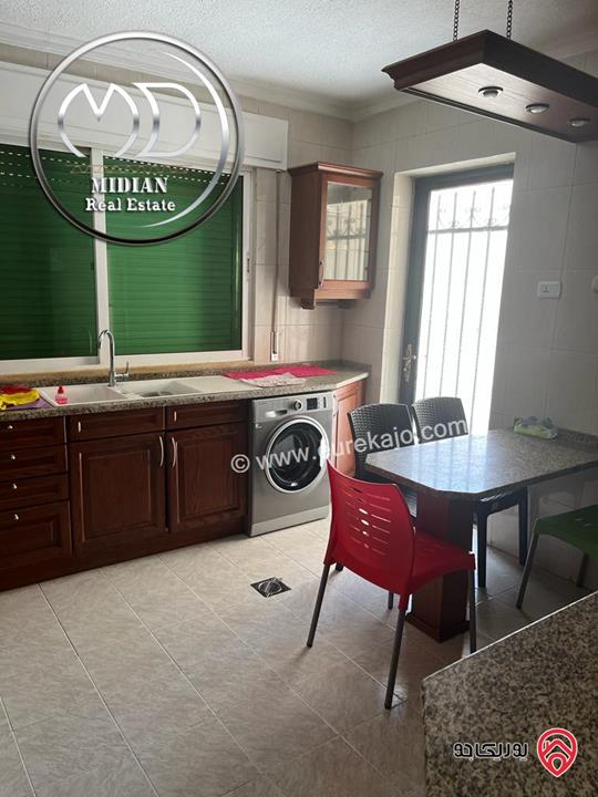 شقة مفروشة للايجار في عمان - خلدا مقابل المعارف مساحة 175م طابق اول تشطيبات و فرش سوبر ديلوكس بسعر مميز .