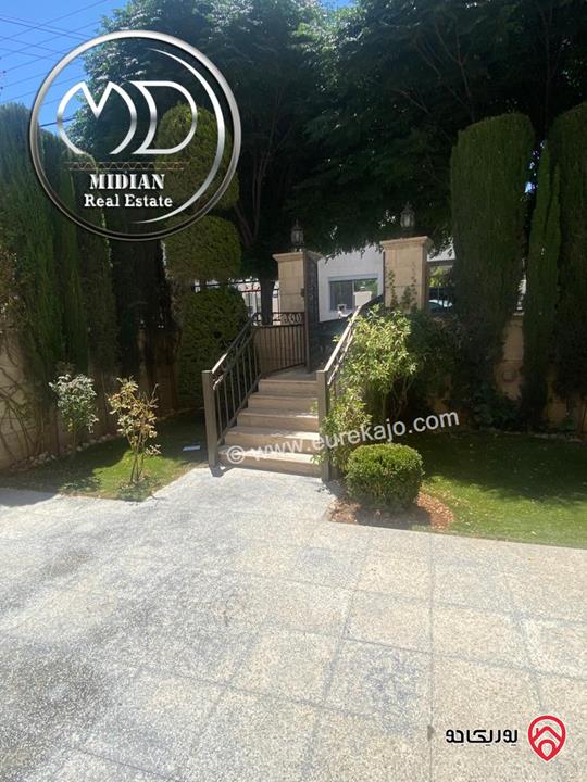 شقة أرضية دوبلكس للبيع في عمان - ضاحية النخيل مساحة 275م مع ترس و حديقة 200م تشطيبات سوبر ديلوكس بسعر مميز