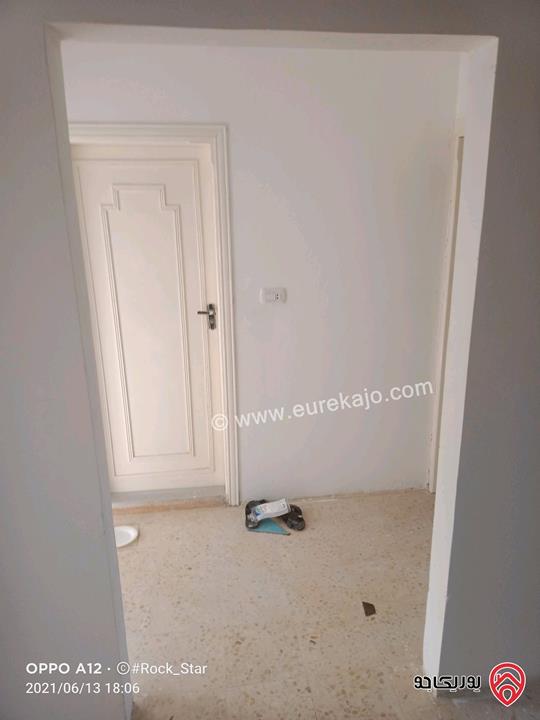 عقار سكني مكون من اربع شقق للبيع في اربد - سحم