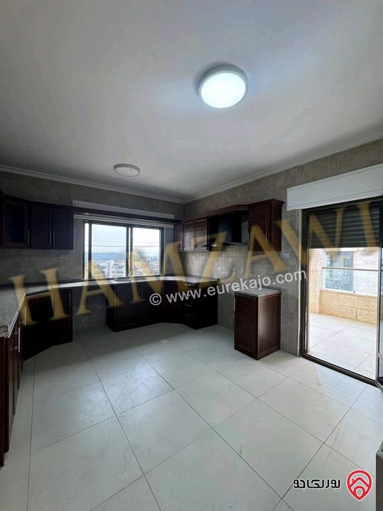 شقة ديلوكس فاخرة مساحة 210م طابق أول للايجار في عمان - طريق المطار 